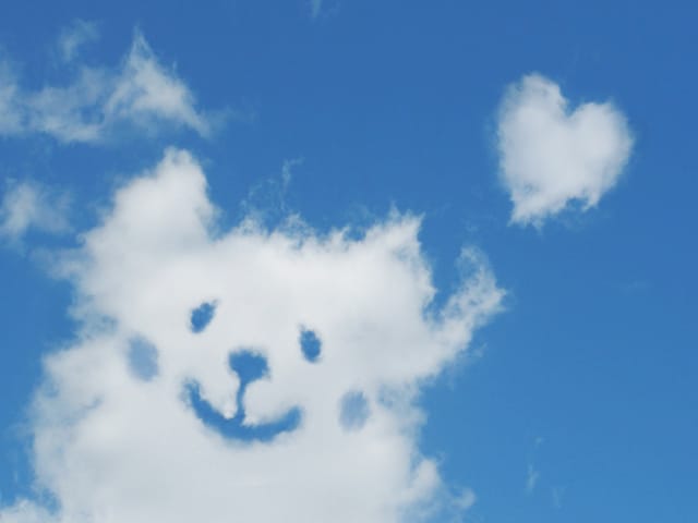イヌの笑顔の雲